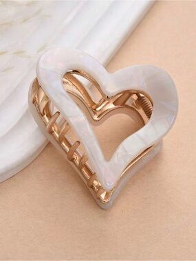 Heart-Shaped Resin and Gold Hair Claw - Pearl White
